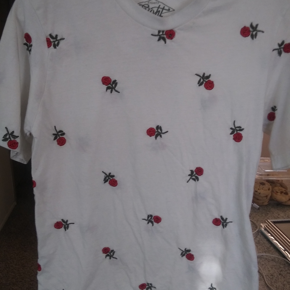 EIGHTY EIGHT ROSE TEE